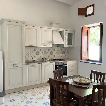 Casa Bouganville בית נופש Pollara