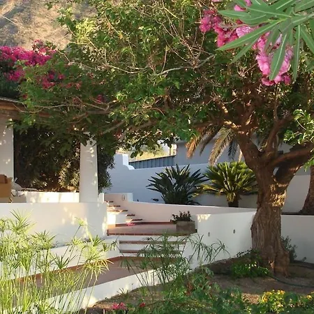 Casa Bouganville בית נופש Pollara